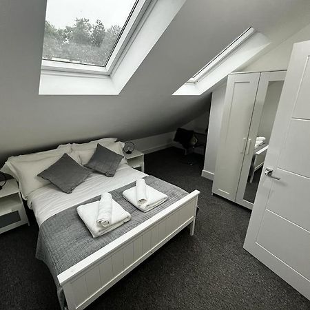 2 Bedroom Flat London Exterior photo
