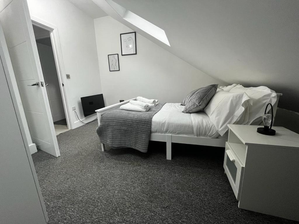 2 Bedroom Flat London Exterior photo